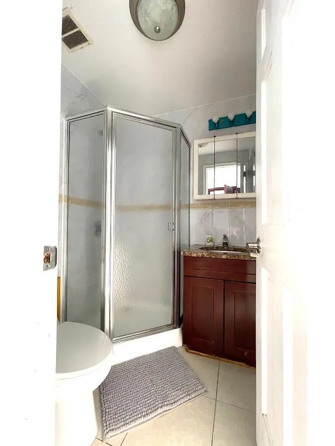 شقة نيو يورك  في 2Br Elevator Apt 10Min To Lga Airport 1Min To Train! الولايات المتحدة الأمريكية