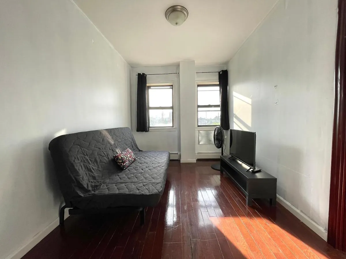 شقة نيو يورك  في 2Br Elevator Apt 10Min To Lga Airport 1Min To Train! الولايات المتحدة الأمريكية